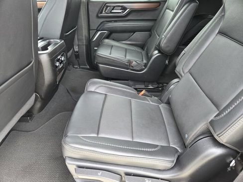 Used 2025 GMC Yukon Denali AWD/4WD image 29