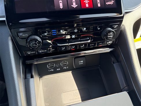 New 2025 Jeep Grand Cherokee Limited w/ Luxury Tech Group II image 27