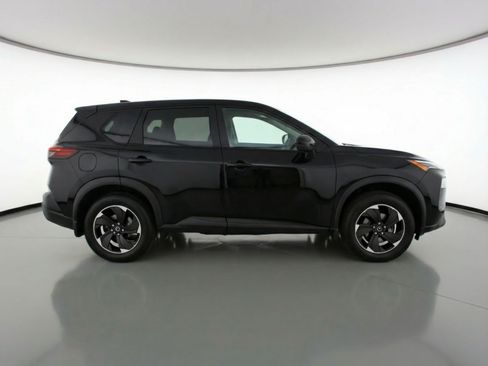 Used 2025 Nissan Rogue SV image 11