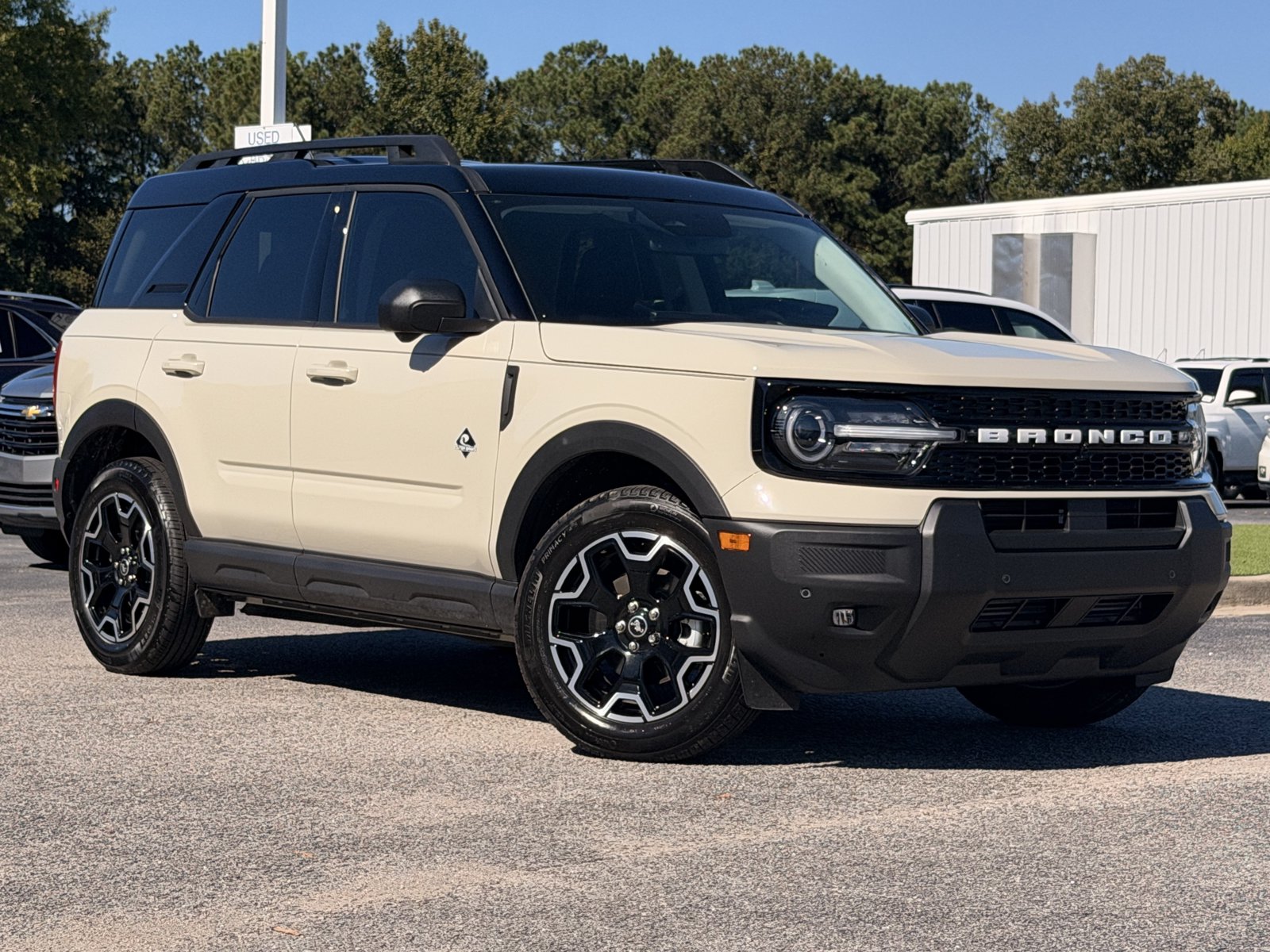 Used 2025 Ford Bronco Sport Outer Banks w/ Outer Banks Tech Package+ AWD/4WD image 2