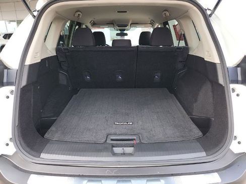 Certified 2023 Nissan Rogue SV image 13