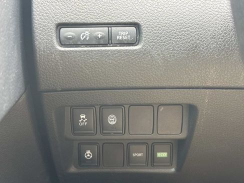 Used 2021 Nissan Rogue Sport SV FWD image 26