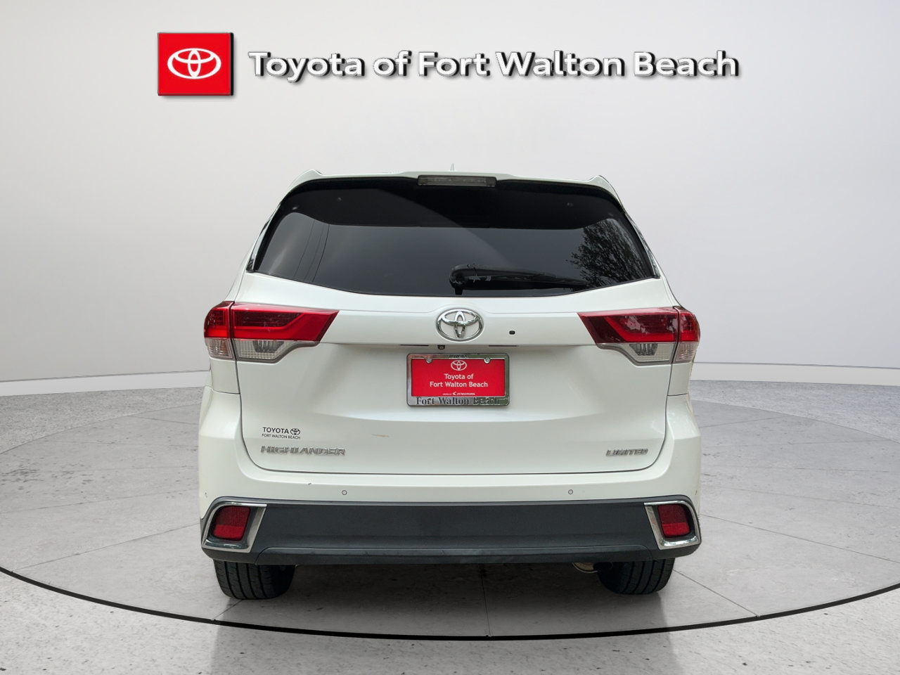 Used 2019 Toyota Highlander Limited Platinum FWD image 5