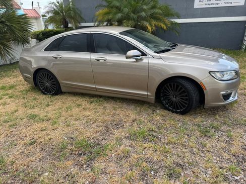 Used 2018 Lincoln MKZ Reserve w/ Technology Package FWD image 4
