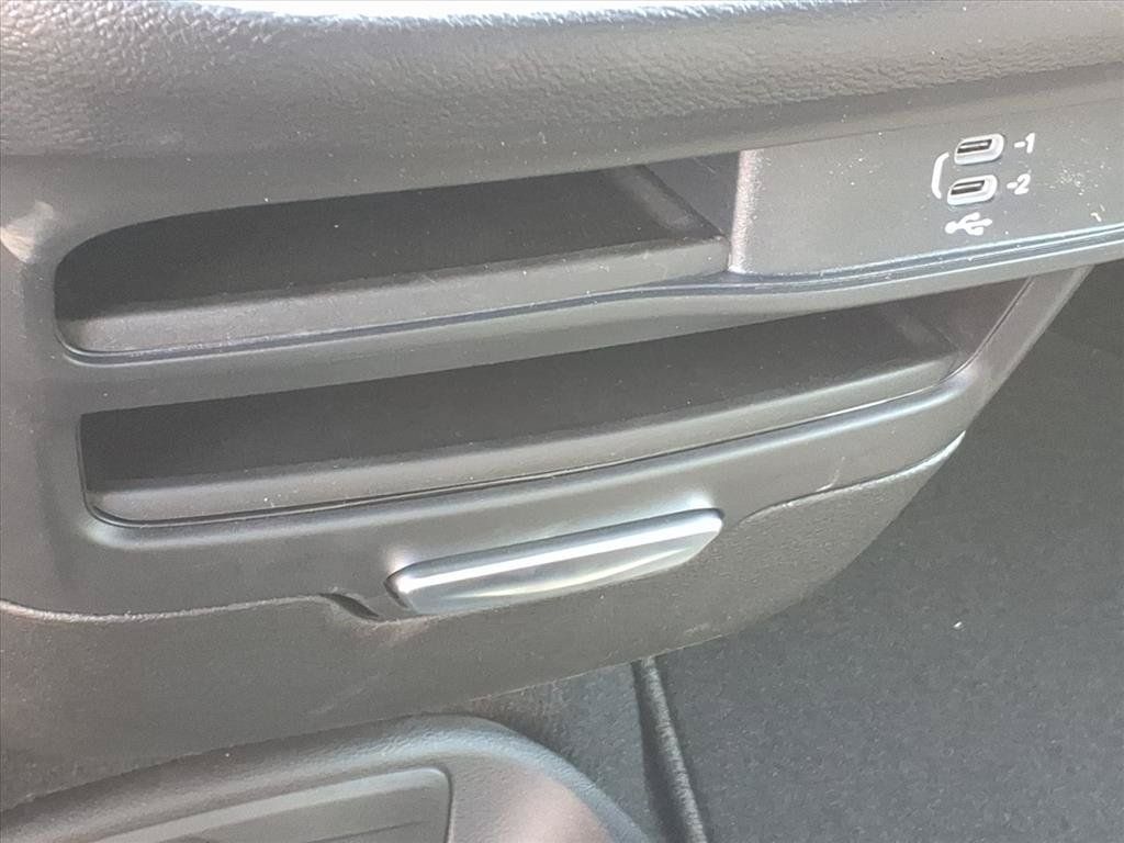 New 2027 Chrysler Pacifica Select FWD image 32