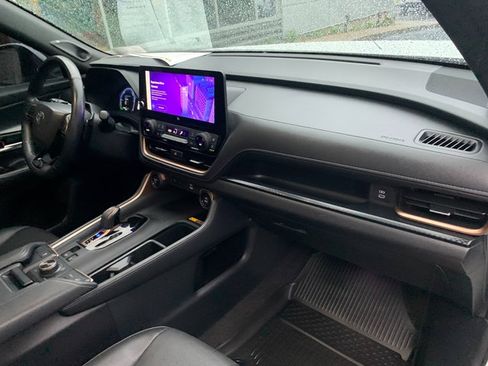 Used 2024 Toyota Grand Highlander AWD Hybrid image 11