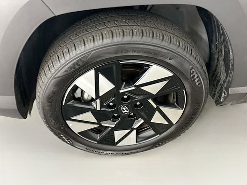 Used 2025 Hyundai Kona SEL image 11