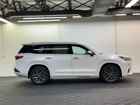 Used 2024 Lexus TX 350 AWD image 4