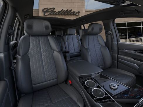 New 2025 Cadillac Escalade IQ Luxury 1 w/ Smart Trailering package AWD/4WD image 16
