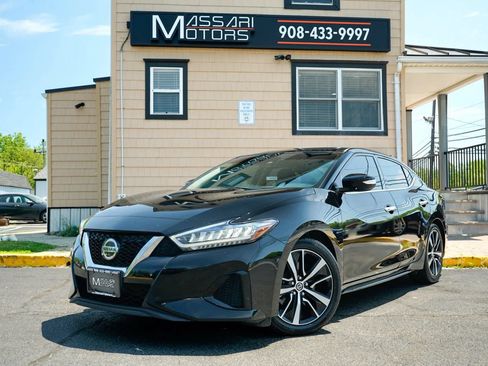 Used 2022 Nissan Maxima SV w/ Floor Mat Group FWD image 1