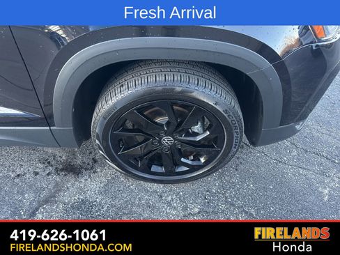 Used 2024 Volkswagen Taos SE image 34