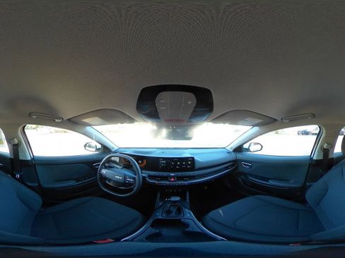 Used 2025 Kia K4 LXS image 43