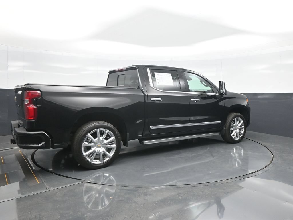 Used 2024 Chevrolet Silverado 1500 High Country w/ High Country Premium Package AWD/4WD image 7