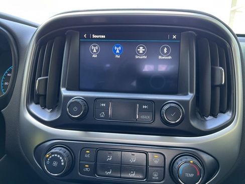 Used 2019 Chevrolet Colorado LT w/ LT Convenience Package image 12