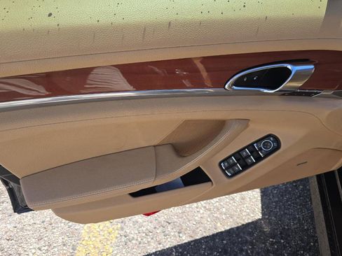 Used 2014 Porsche Panamera S image 9