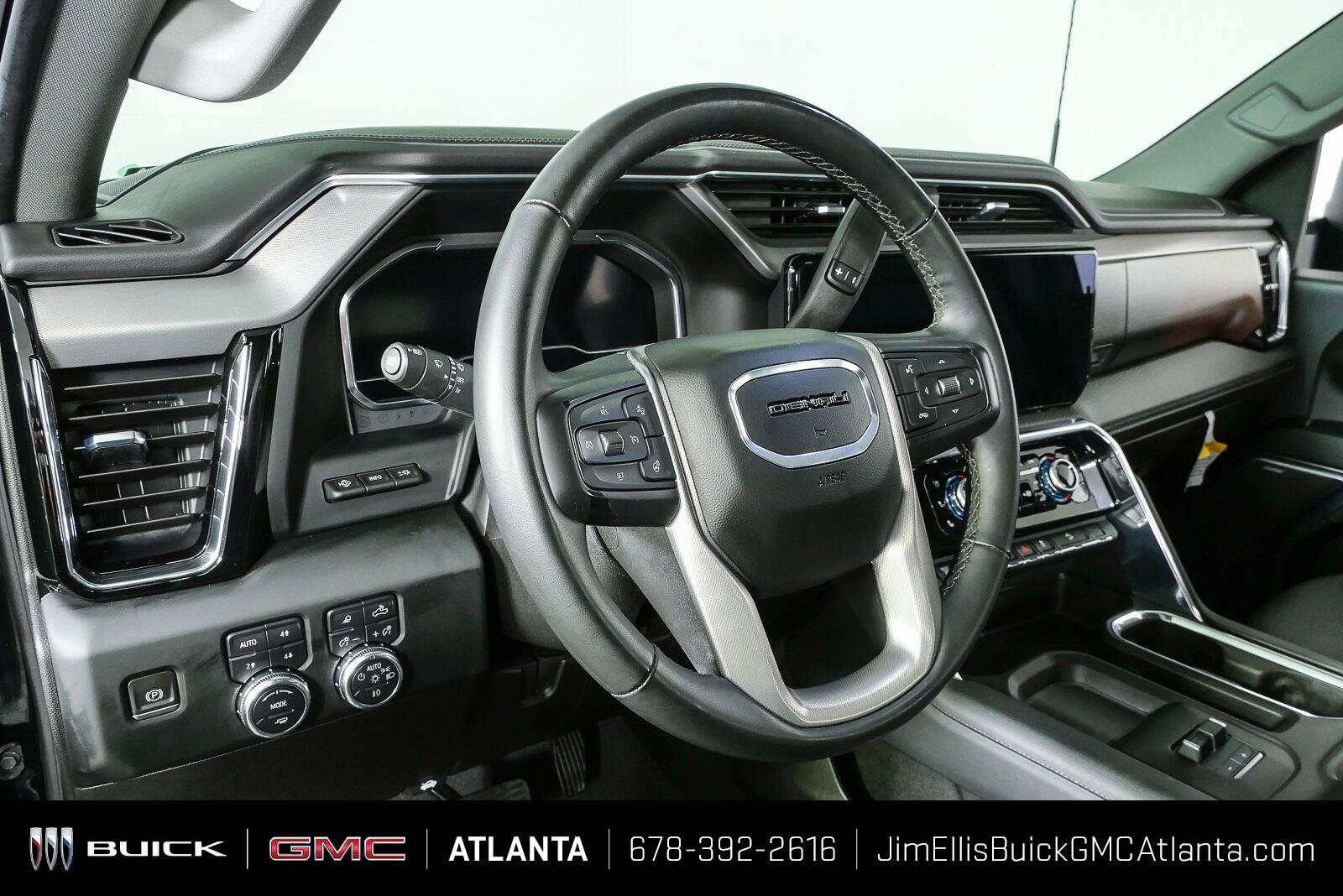 Used 2024 GMC Sierra 2500 Denali w/ Denali Reserve Package AWD/4WD image 4