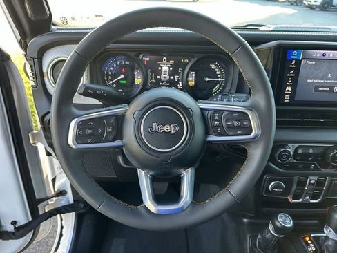 Used 2024 Jeep Wrangler Sahara image 18