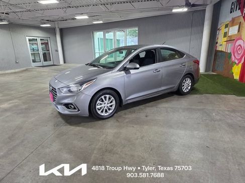 Used 2021 Hyundai Accent SEL FWD image 4