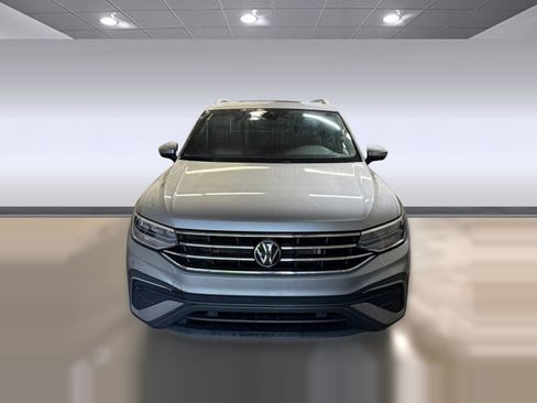 Used 2024 Volkswagen Tiguan SE FWD image 6