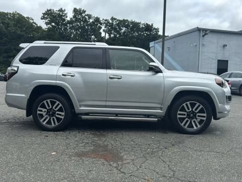 Used 2018 Toyota 4Runner Limited AWD/4WD image 7