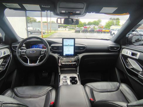 Used 2022 Ford Explorer ST w/ Equipment Group 401A AWD/4WD image 18
