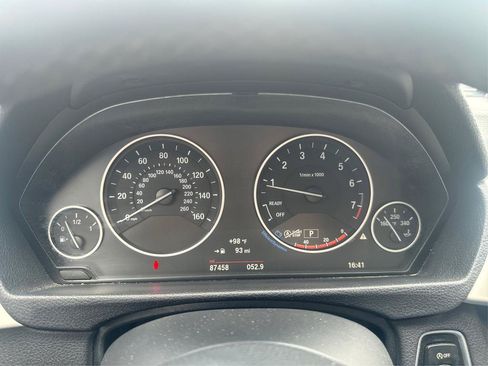 Used 2017 BMW 320i Sedan RWD image 13
