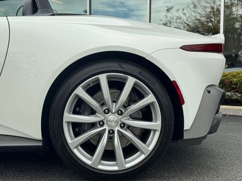 Used 2023 Aston Martin V8 Vantage Roadster RWD image 21