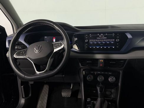 Used 2023 Volkswagen Taos SE w/ Panoramic Sunroof Package image 13