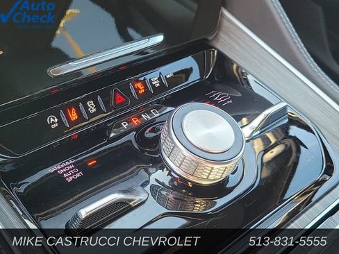 Used 2024 Jeep Wagoneer Series III AWD/4WD image 16