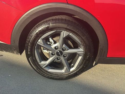 Used 2025 Kia K4 LXS image 15