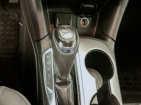 Used 2018 Chevrolet Cruze LT w/ Convenience Package image 24