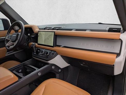 Used 2024 Land Rover Defender 130 S image 25