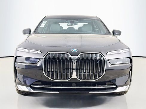 New 2026 BMW i7 xDrive60 AWD/4WD image 2