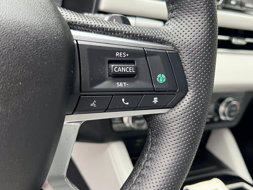 Used 2025 Mitsubishi Outlander AWD image 25