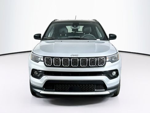 Used 2025 Jeep Compass Limited AWD/4WD image 2