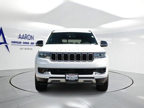 Used 2024 Jeep Wagoneer Series II AWD/4WD image 4