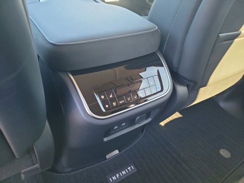 New 2026 INFINITI QX80 Luxe image 11