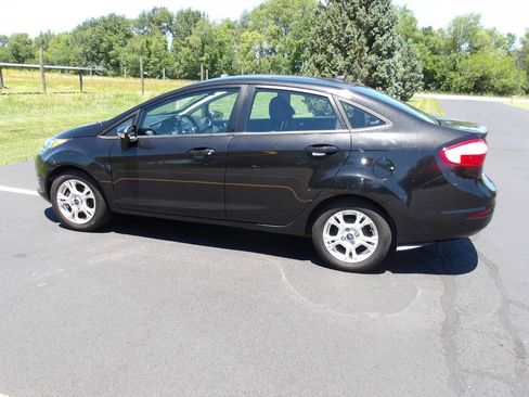 Used 2014 Ford Fiesta SE w/ Comfort Package FWD image 11