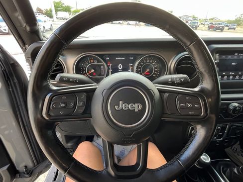 Used 2021 Jeep Gladiator Sport AWD/4WD image 22