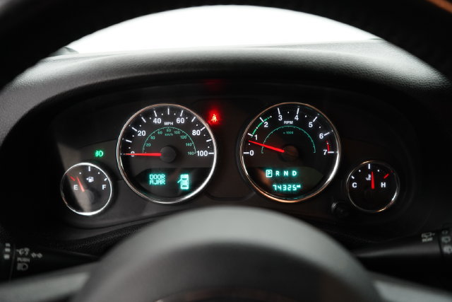 Used 2018 Jeep Wrangler Sport w/ Connectivity Group AWD/4WD image 20