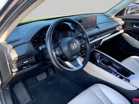 Used 2025 Honda Accord Touring image 17