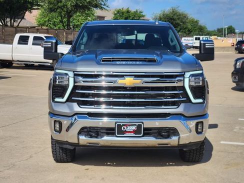 Used 2025 Chevrolet Silverado 2500 LTZ w/ LTZ Convenience Package AWD/4WD image 11