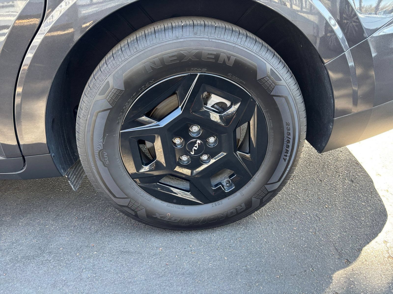 Used 2026 Kia Carnival FWD image 32