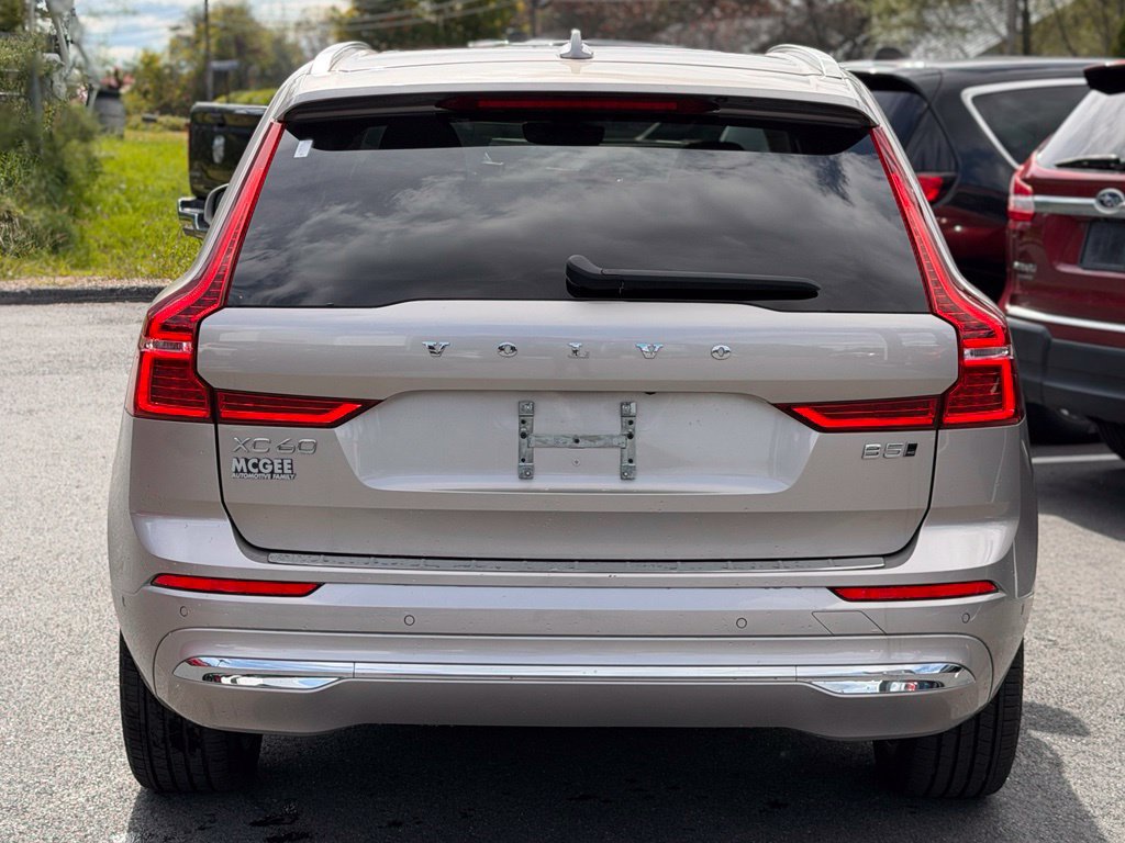 Used 2023 Volvo XC60 B5 Plus w/ Climate Package AWD/4WD image 4