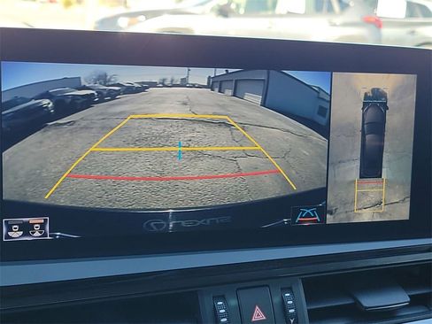 Used 2022 Lexus ES 300h Ultra Luxury w/ Accessory Package 2 image 17