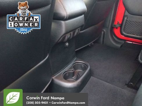 Used 2018 Jeep Wrangler Unlimited Sahara image 24