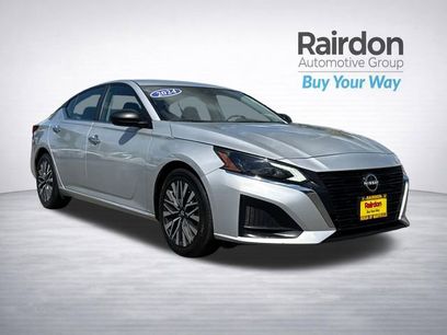 Used 2024 Nissan Altima 2.5 SV