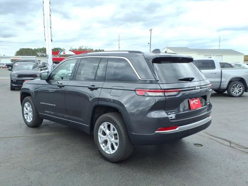 Used 2023 Jeep Grand Cherokee Limited w/ Luxury Tech Group II AWD/4WD image 6