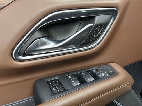 Certified 2023 Chevrolet Suburban High Country image 24