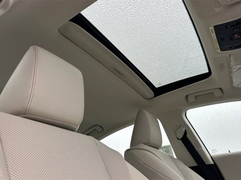 New 2025 Lexus ES 350 w/ Premium Package image 16